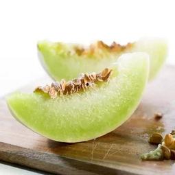 黑醋玲珑肉佐密瓜怎么吃,黑醋玲珑肉佐蜜瓜的独特食用指南