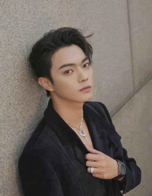 吃瓜爆料许凯,瓜田里的明星，爆料背后的真相