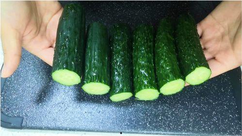 黑瓜吃黄瓜,黑瓜与黄瓜的奇妙邂逅